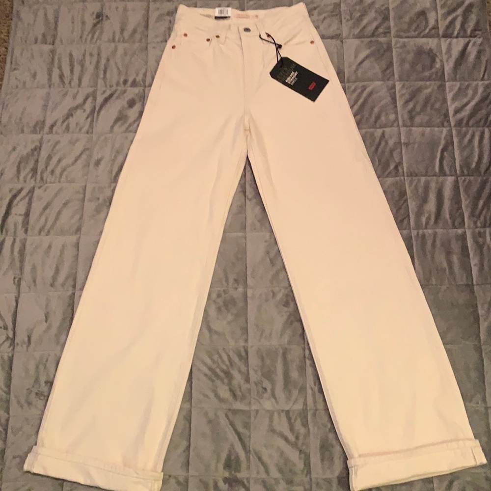 Levi’s Premium Ribcage Wide leg (Brand new/ unworn) Size 25
